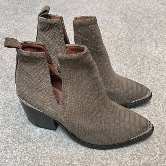 Jeffrey Campbell Short Cowboy Boots - Picture 3 of 3